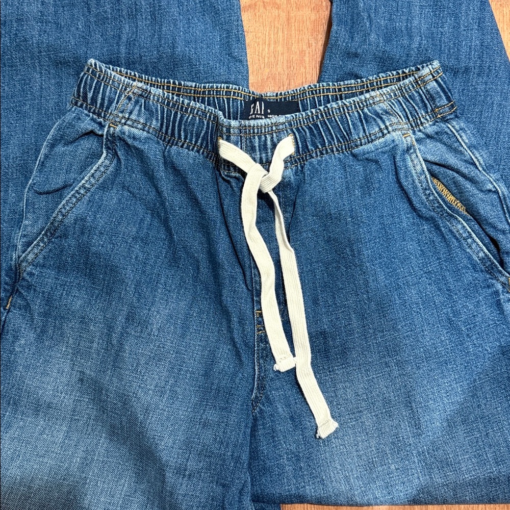 Gap pull on jeans